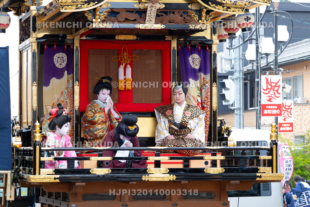 富山県 出町子供歌舞伎曳山祭 東町・吉江酒店前(二町揃い) 御所桜堀川夜討「弁慶上使の場」