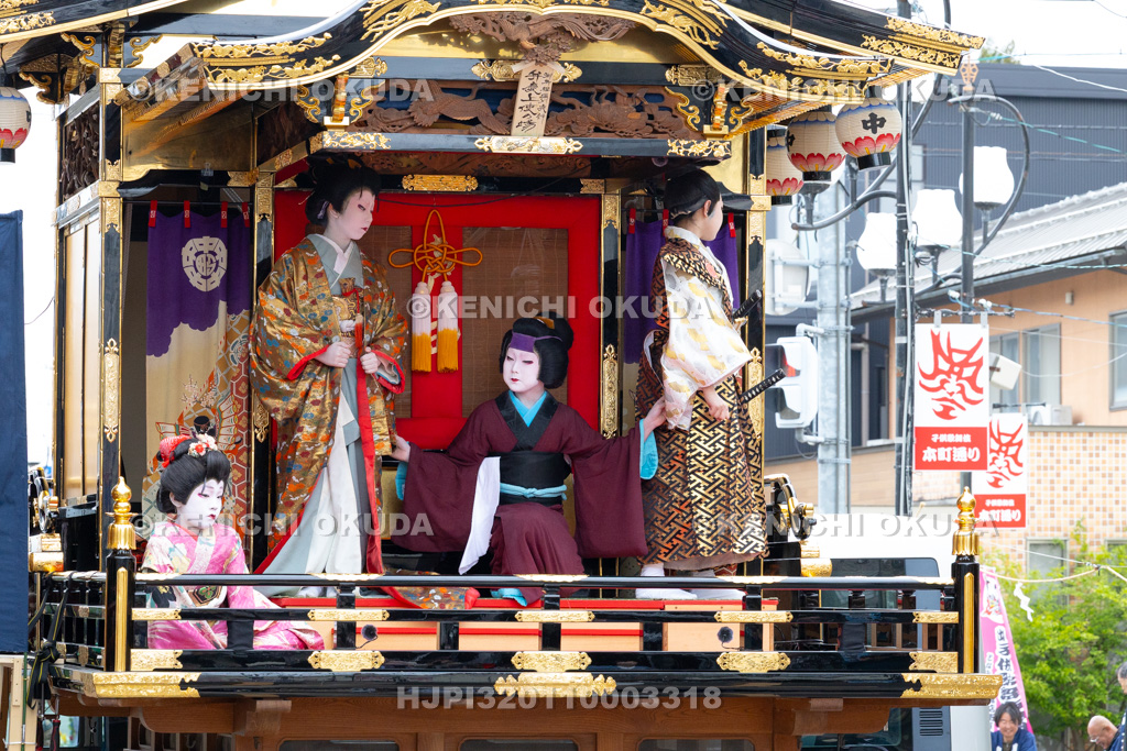富山県　出町子供歌舞伎曳山祭　東町・吉江酒店前（二町揃い）　御所桜堀川夜討「弁慶上使の場」