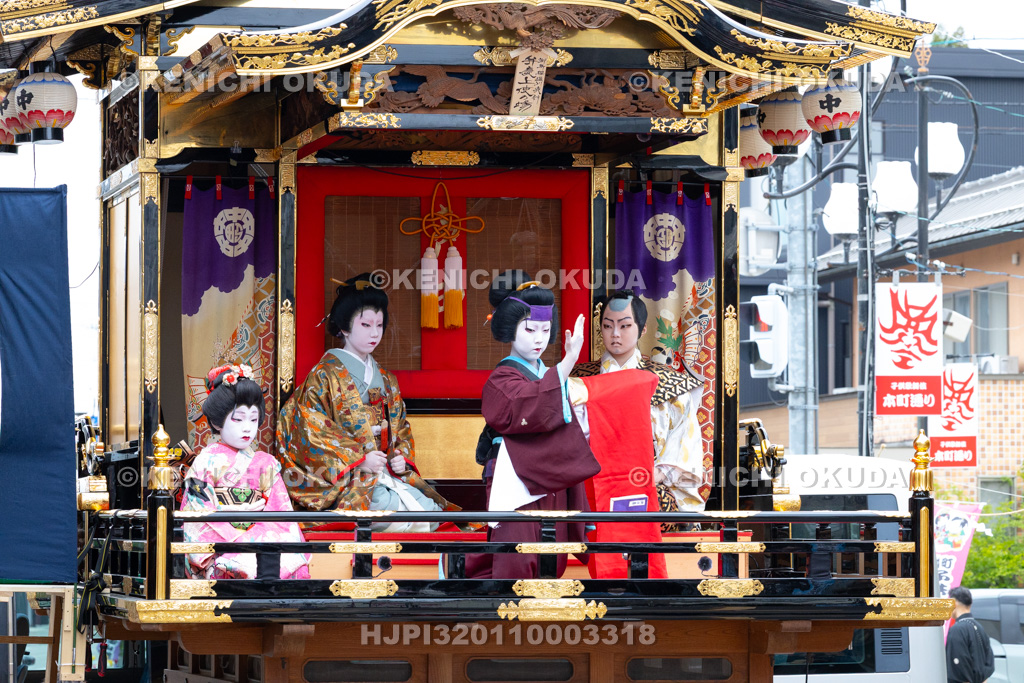 富山県　出町子供歌舞伎曳山祭　東町・吉江酒店前（二町揃い）　御所桜堀川夜討「弁慶上使の場」