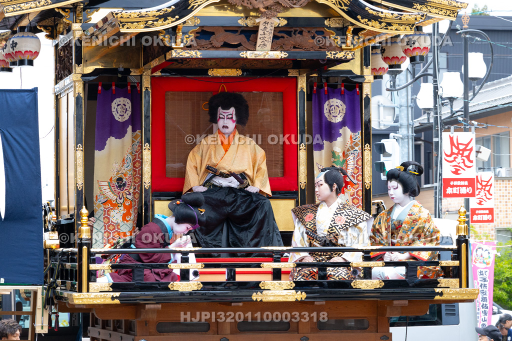 富山県 出町子供歌舞伎曳山祭 東町・吉江酒店前(二町揃い) 御所桜堀川夜討「弁慶上使の場」