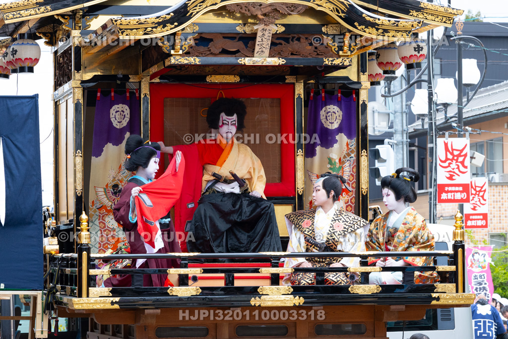 富山県　出町子供歌舞伎曳山祭　東町・吉江酒店前（二町揃い）　御所桜堀川夜討「弁慶上使の場」