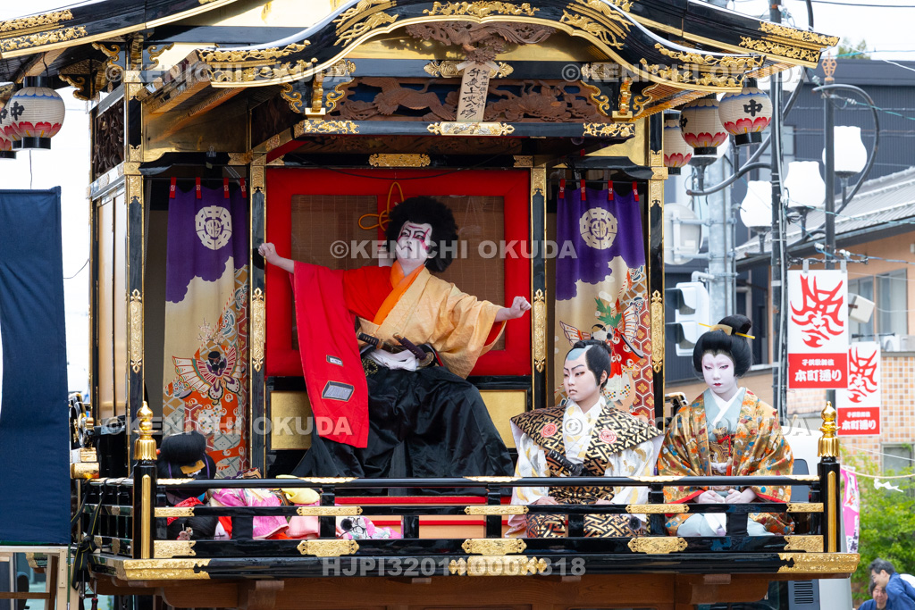 富山県　出町子供歌舞伎曳山祭　東町・吉江酒店前（二町揃い）　御所桜堀川夜討「弁慶上使の場」