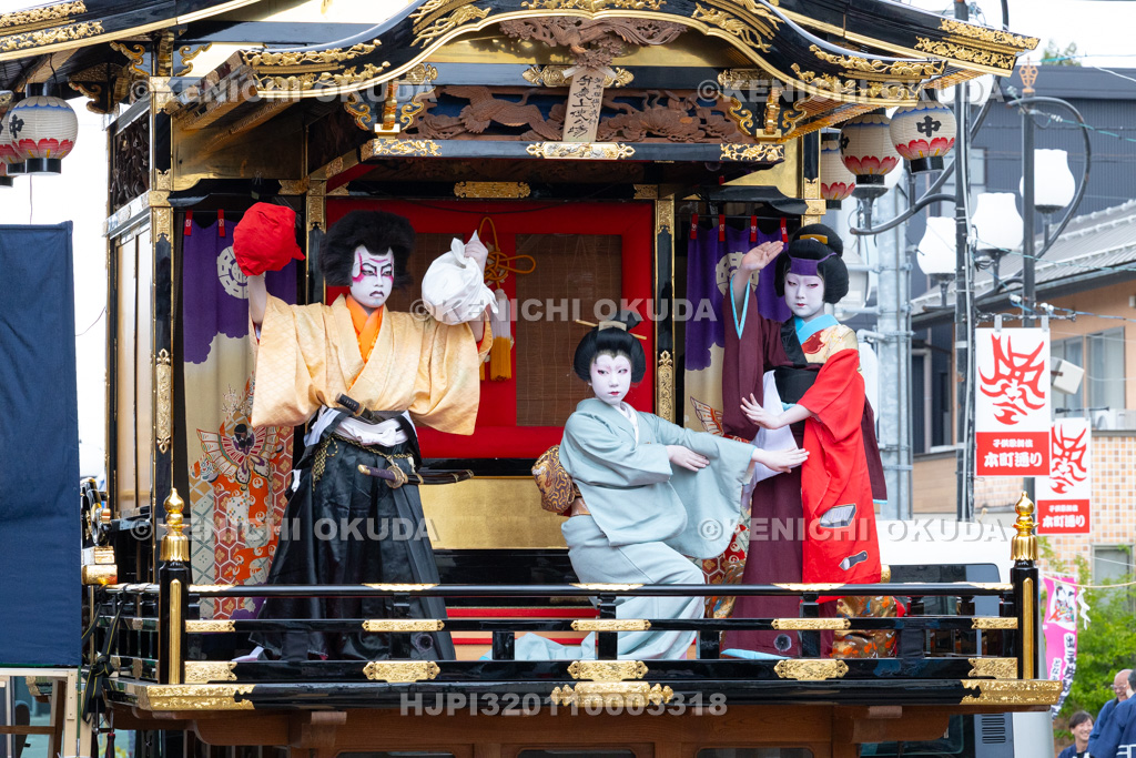 富山県 出町子供歌舞伎曳山祭 東町・吉江酒店前(二町揃い) 御所桜堀川夜討「弁慶上使の場」