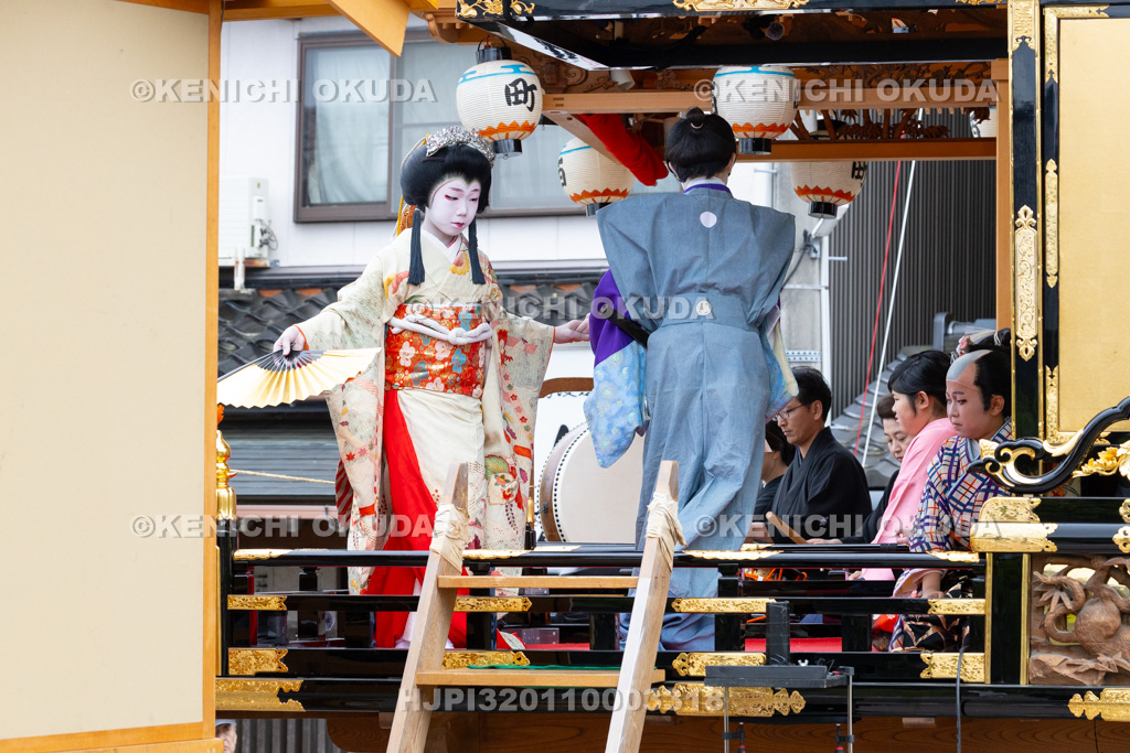 富山県 出町子供歌舞伎曳山祭 西町・島倉屋菓子舗前 戎詣恋釣針「釣女」