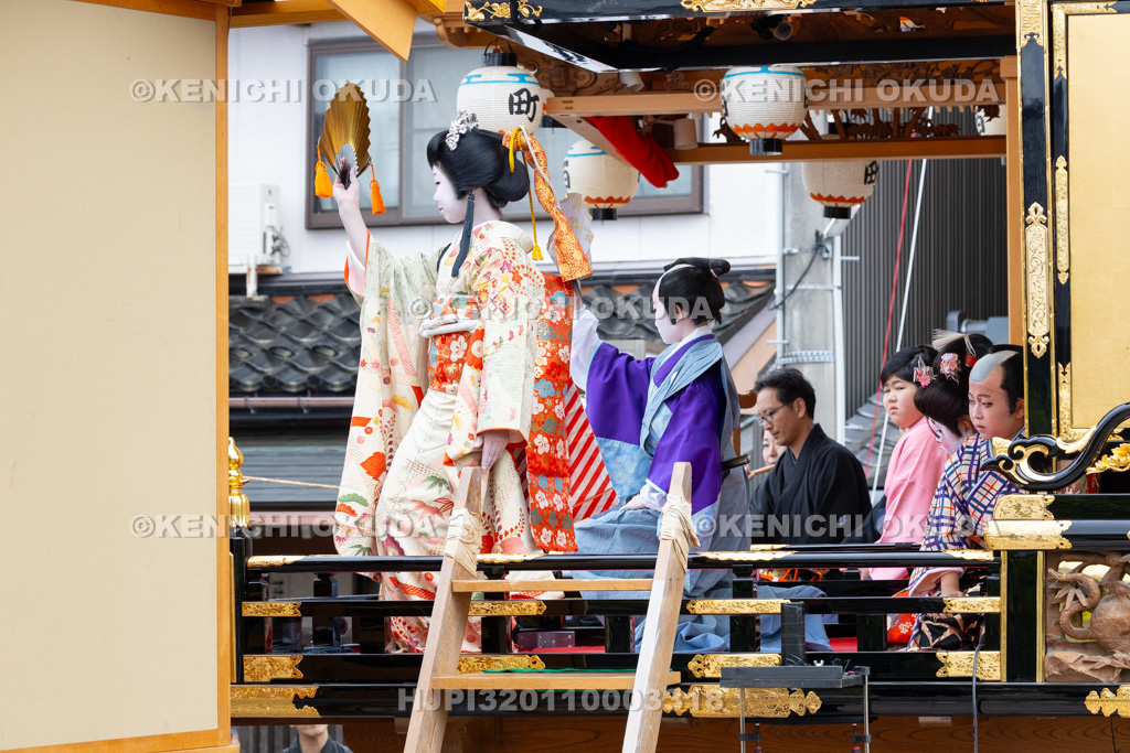 富山県 出町子供歌舞伎曳山祭 西町・島倉屋菓子舗前 戎詣恋釣針「釣女」