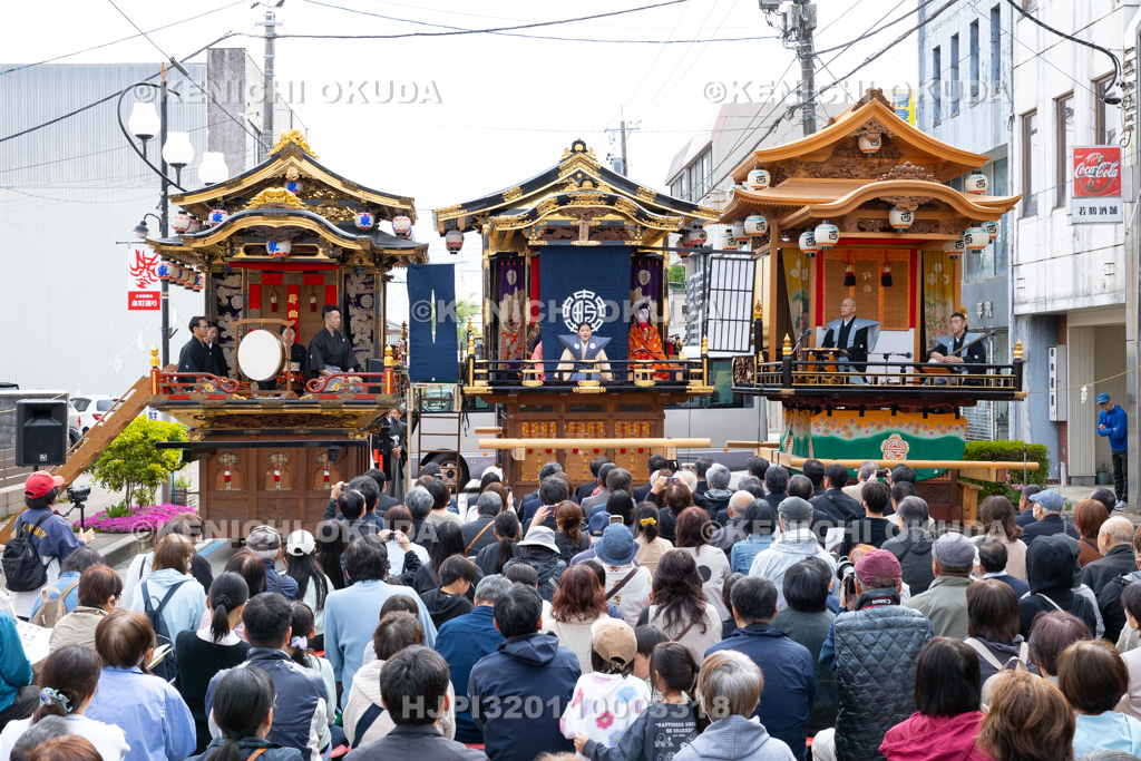 富山県 出町子供歌舞伎曳山祭 旧若鶴酒舗前(三町揃い) 御所桜堀川夜討「弁慶上使の場」 口上