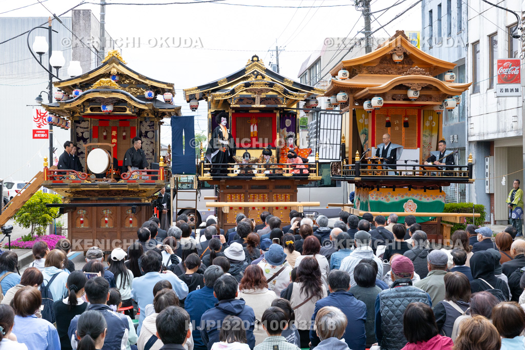 富山県 出町子供歌舞伎曳山祭 旧若鶴酒舗前(三町揃い) 御所桜堀川夜討「弁慶上使の場」