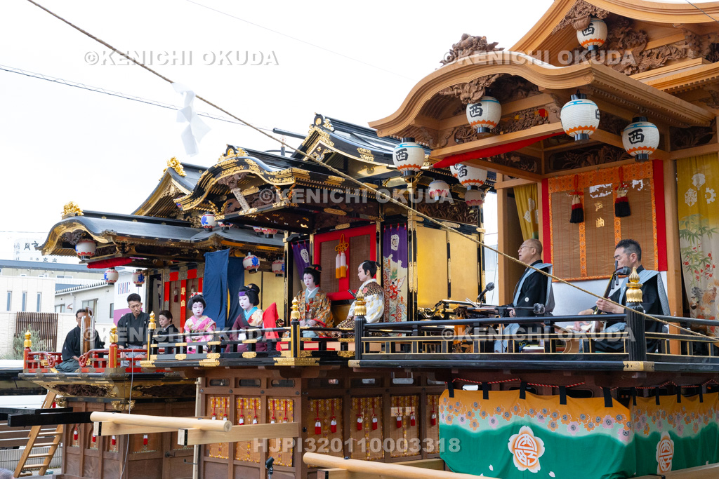富山県 出町子供歌舞伎曳山祭 旧若鶴酒舗前(三町揃い) 御所桜堀川夜討「弁慶上使の場」