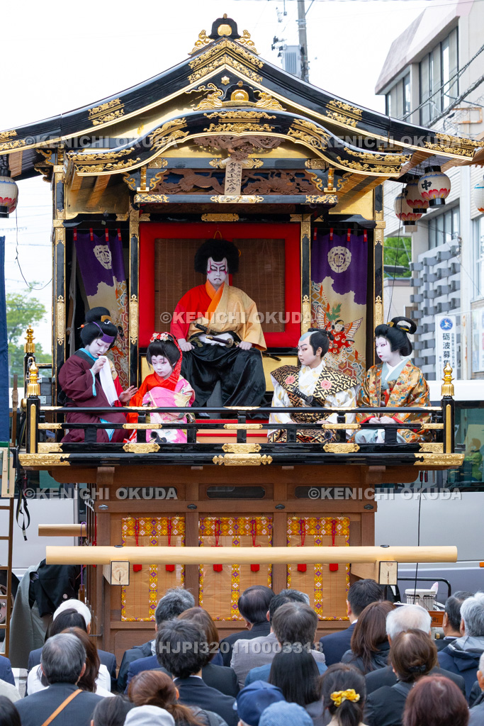 富山県　出町子供歌舞伎曳山祭　旧若鶴酒舗前（三町揃い）　御所桜堀川夜討「弁慶上使の場」