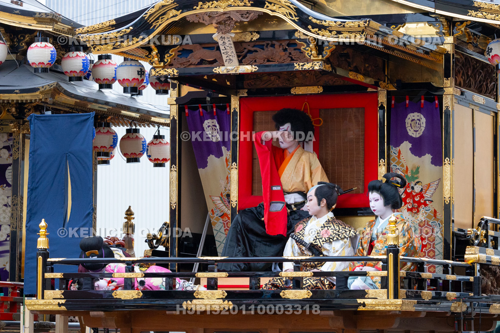 富山県 出町子供歌舞伎曳山祭 旧若鶴酒舗前(三町揃い) 御所桜堀川夜討「弁慶上使の場」