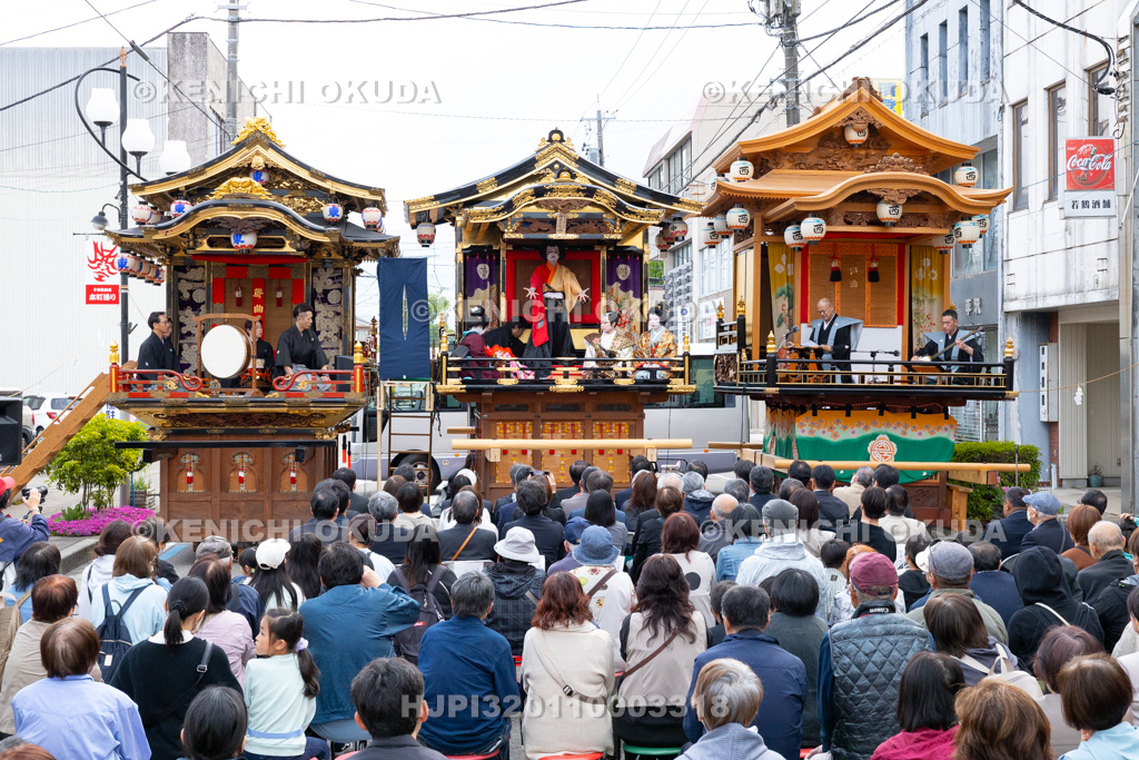富山県 出町子供歌舞伎曳山祭 旧若鶴酒舗前(三町揃い) 御所桜堀川夜討「弁慶上使の場」