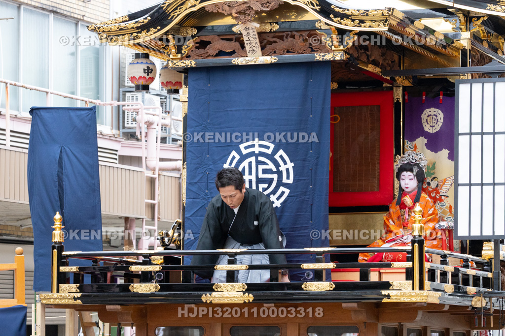 富山県　出町子供歌舞伎曳山祭　旧鷹屋靴店前　御所桜堀川夜討「弁慶上使の場」　口上