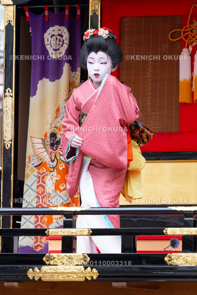 富山県 出町子供歌舞伎曳山祭 旧鷹屋靴店前 御所桜堀川夜討「弁慶上使の場」