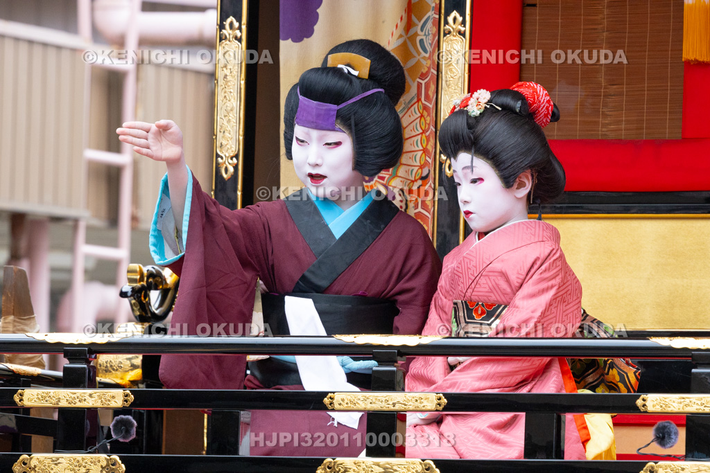 富山県　出町子供歌舞伎曳山祭　旧鷹屋靴店前　御所桜堀川夜討「弁慶上使の場」