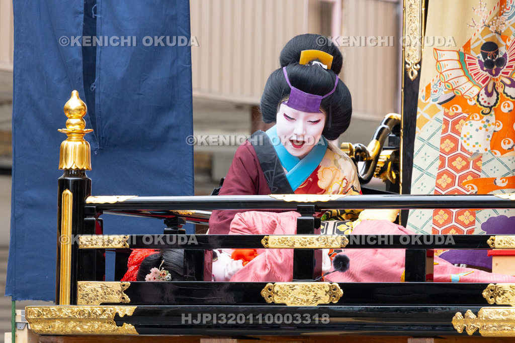 富山県　出町子供歌舞伎曳山祭　旧鷹屋靴店前　御所桜堀川夜討「弁慶上使の場」