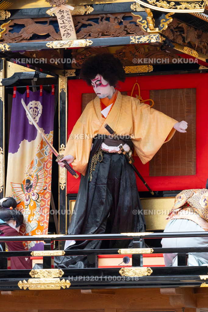 富山県 出町子供歌舞伎曳山祭 旧鷹屋靴店前 御所桜堀川夜討「弁慶上使の場」