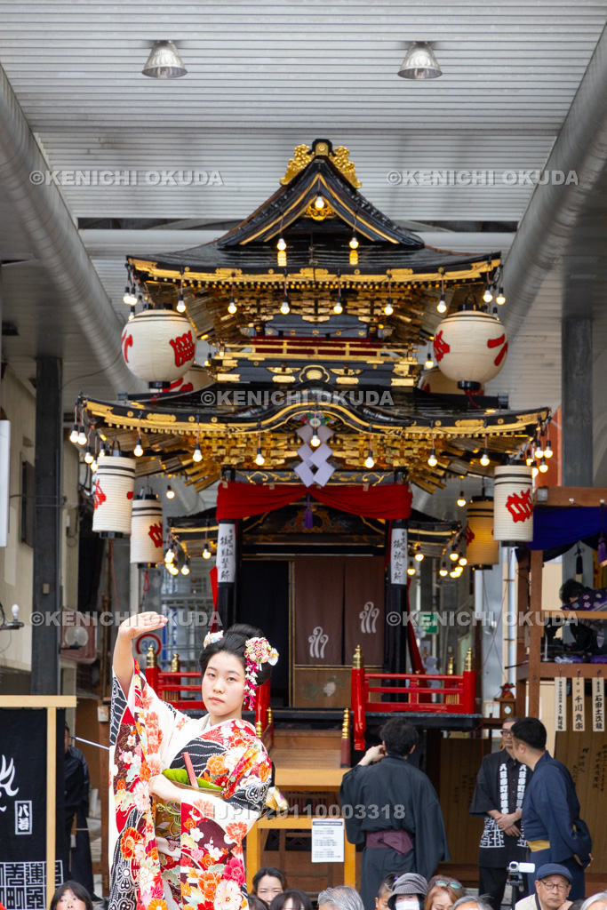 石川県 お旅まつり 「曳山八基祝い唄 祝いの舞」披露
