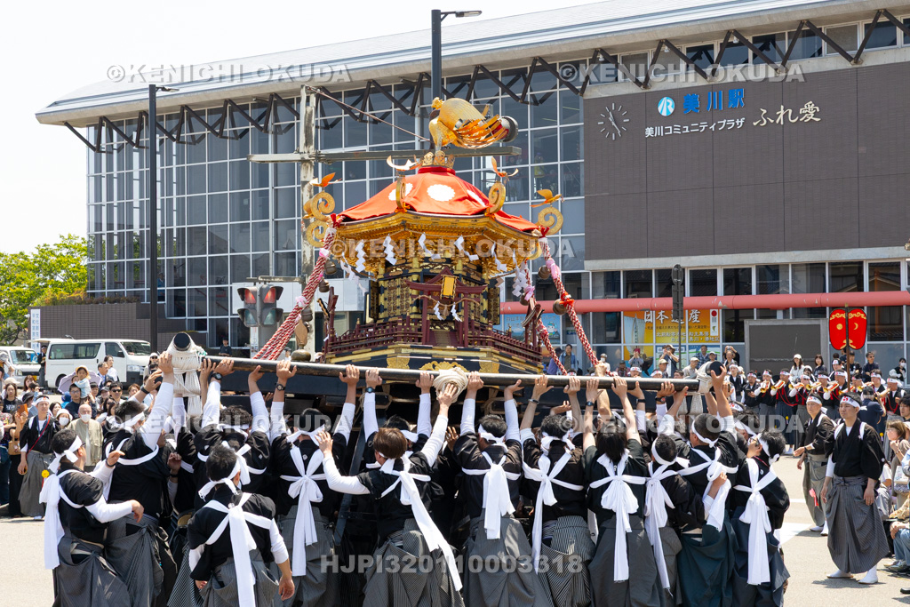 石川県　美川おかえり祭り　神幸祭　美川駅前の乱舞