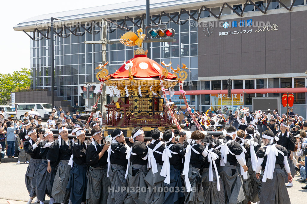 石川県　美川おかえり祭り　神幸祭　美川駅前の乱舞