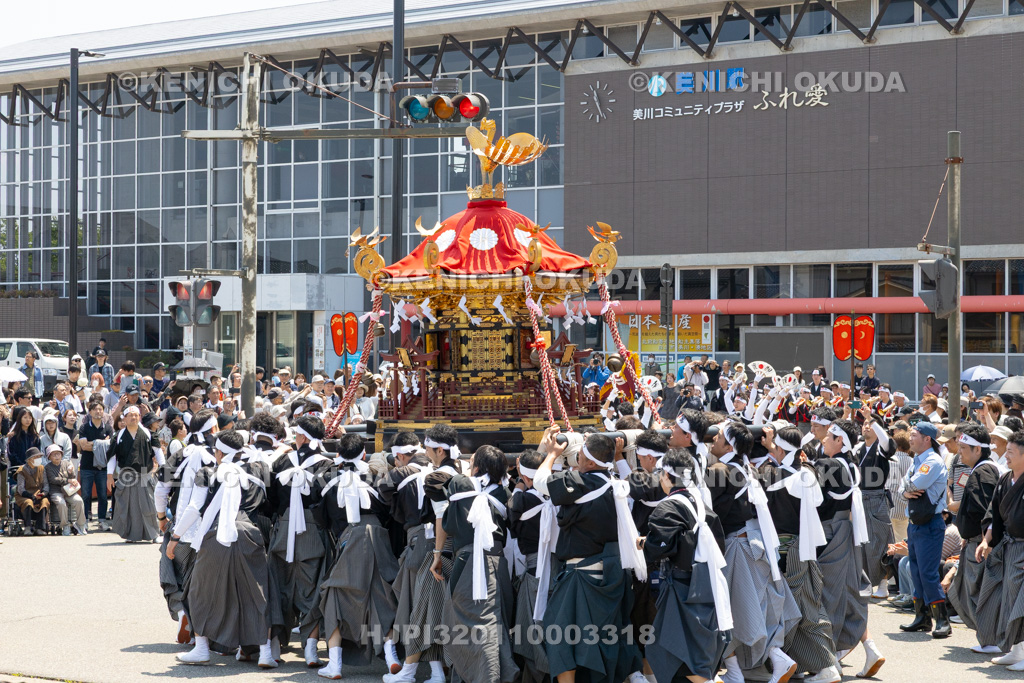 石川県　美川おかえり祭り　神幸祭　美川駅前の乱舞
