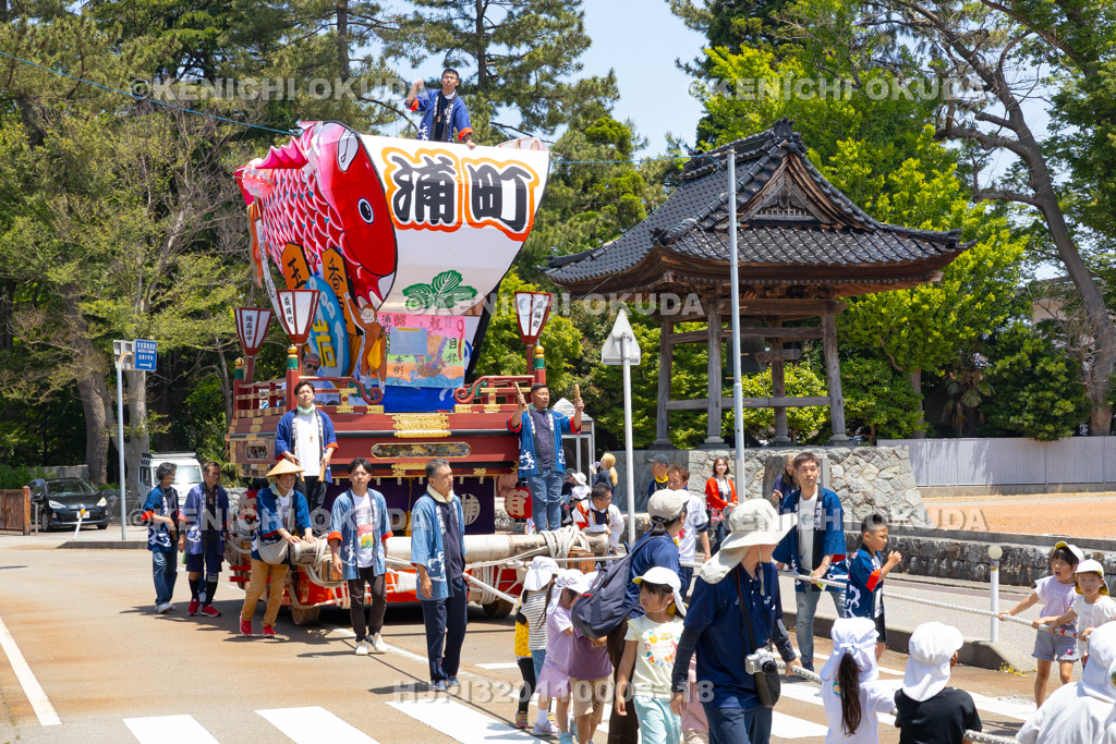 富山県　岩瀬曳山車祭　練り歩き（浦町）