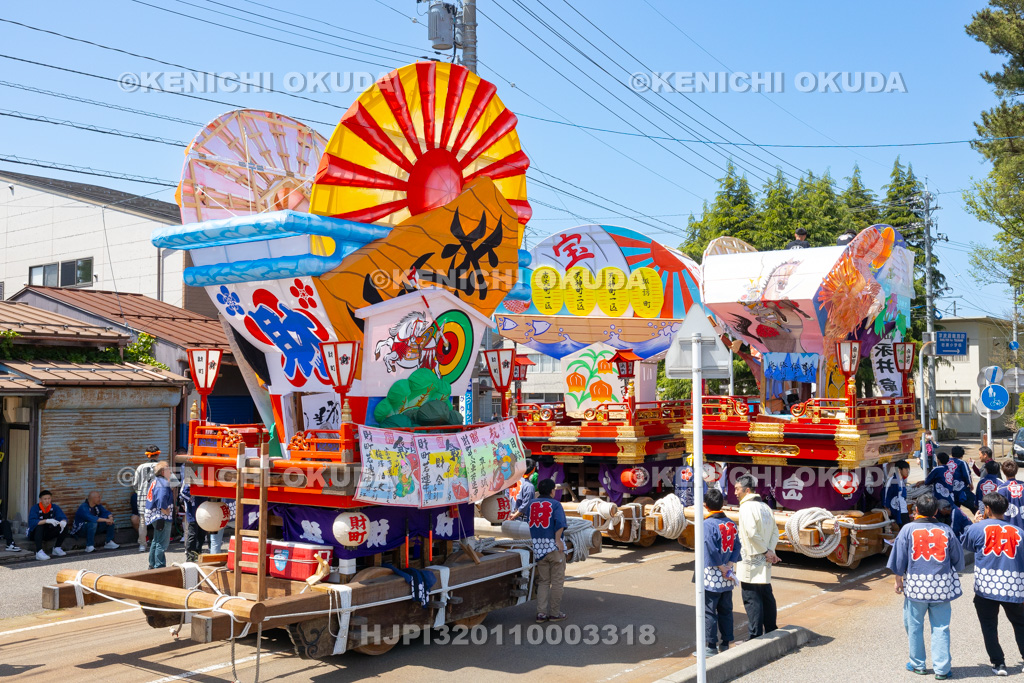 富山県　岩瀬曳山車祭　曳山車（財町・白山町・浜町）