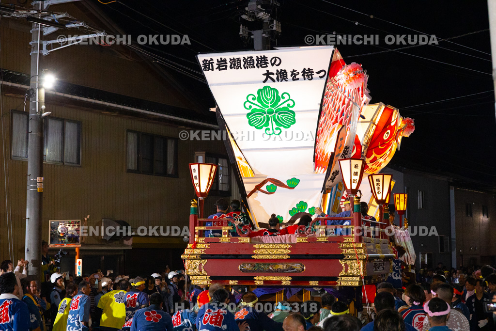 富山県　岩瀬曳山車祭　曳き合い（浦町・永割）