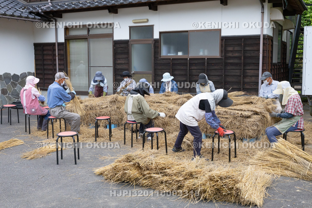 兵庫県 但馬久谷の菖蒲綱引き 綱作り