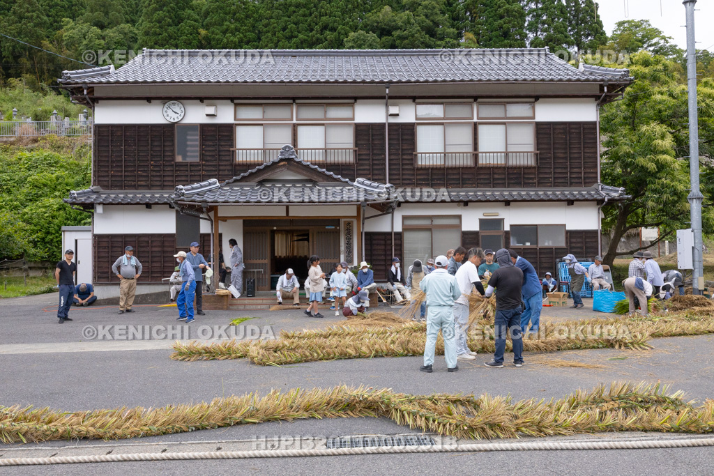 兵庫県　但馬久谷の菖蒲綱引き　綱作り