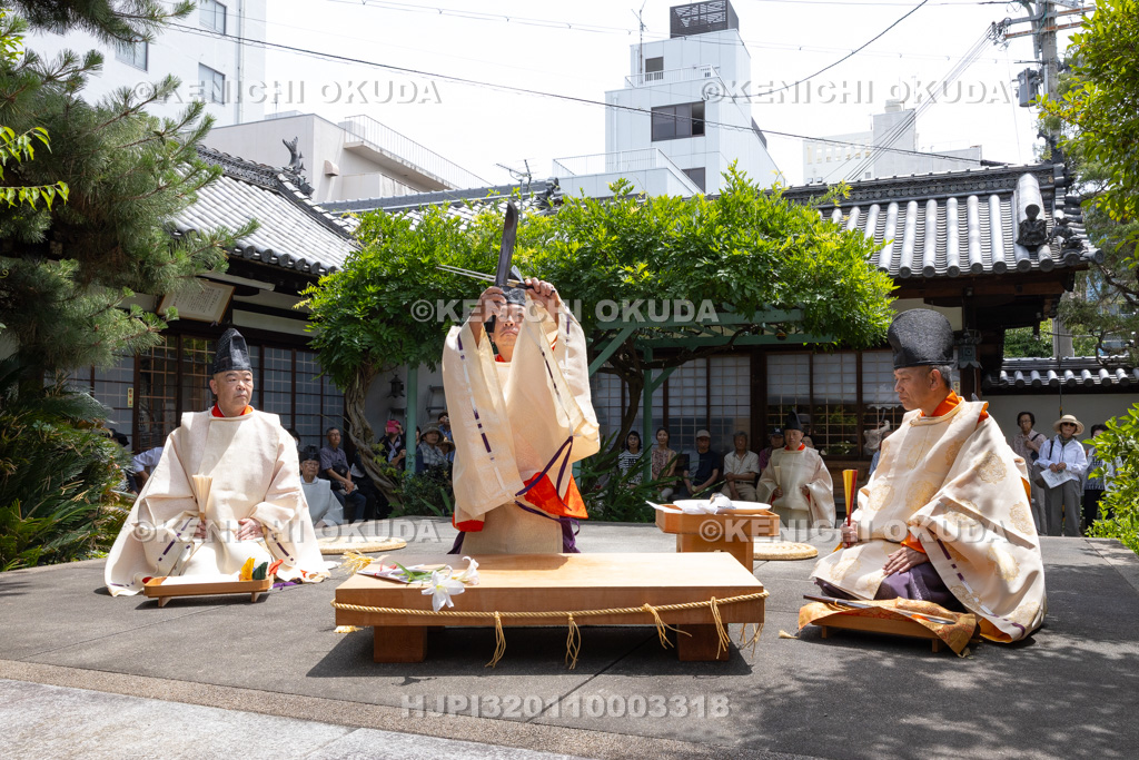 奈良県 漢國神社 鎮華・三枝祭(さいくさのまつり) 式庖丁儀式