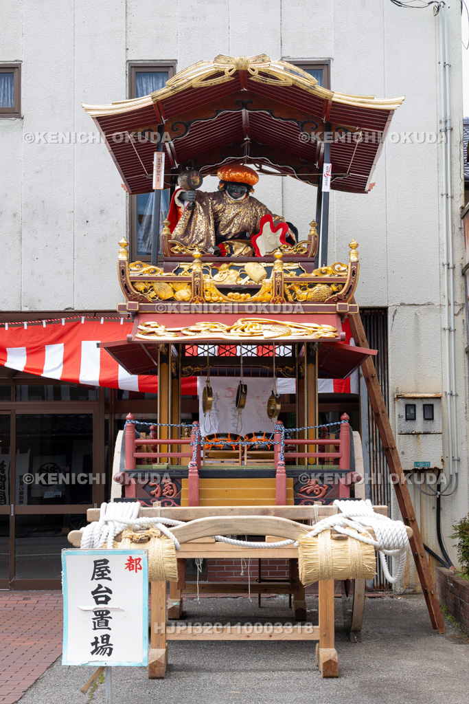 新潟県　村上大祭　宵祭り　おしゃぎり（五番・小町）