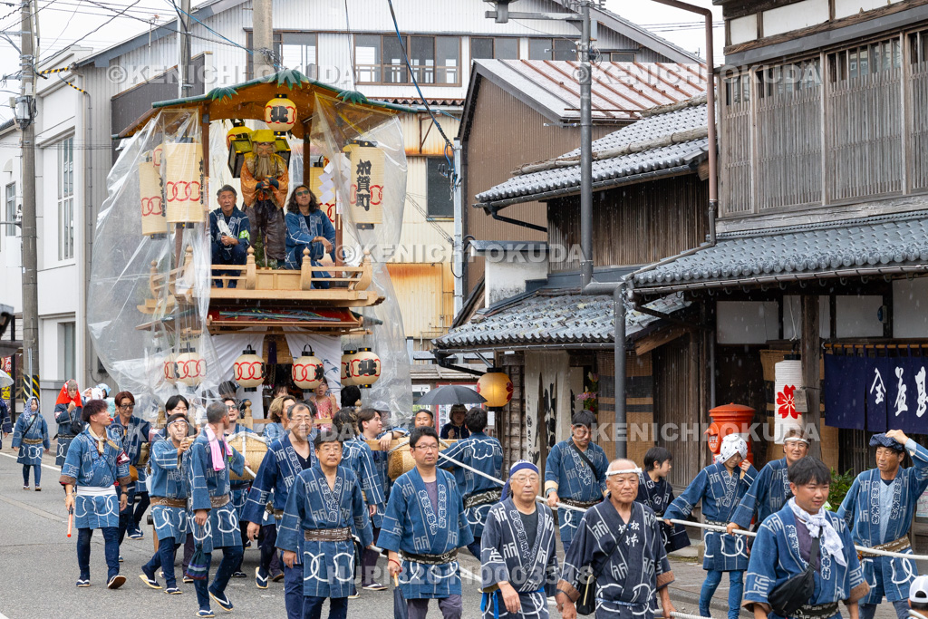 新潟県　村上大祭　宵祭り　おしゃぎり巡行（十八番・加賀町）