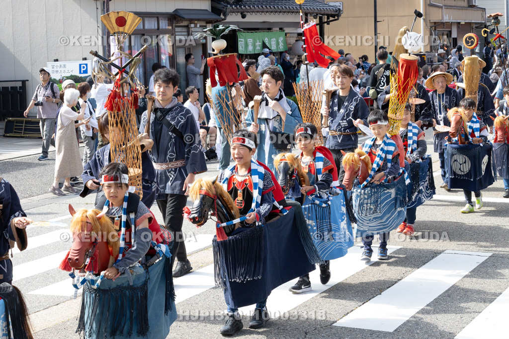 新潟県　村上大祭　本祭り　神輿渡御　荒馬