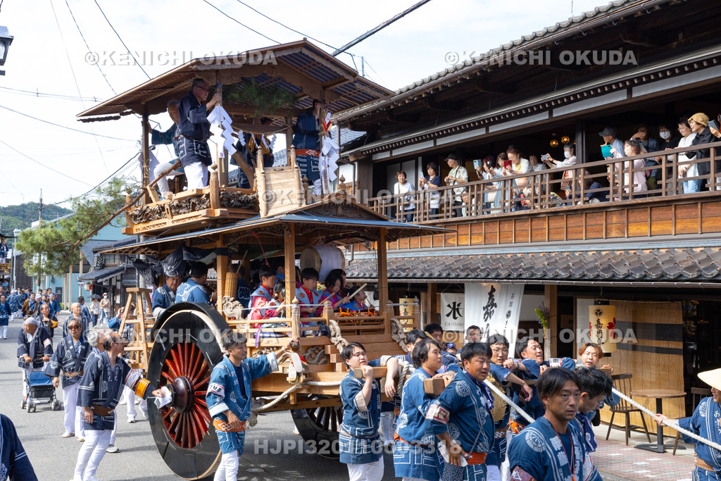 新潟県　村上大祭　本祭り　おしゃぎり巡行（一番・久保多町）