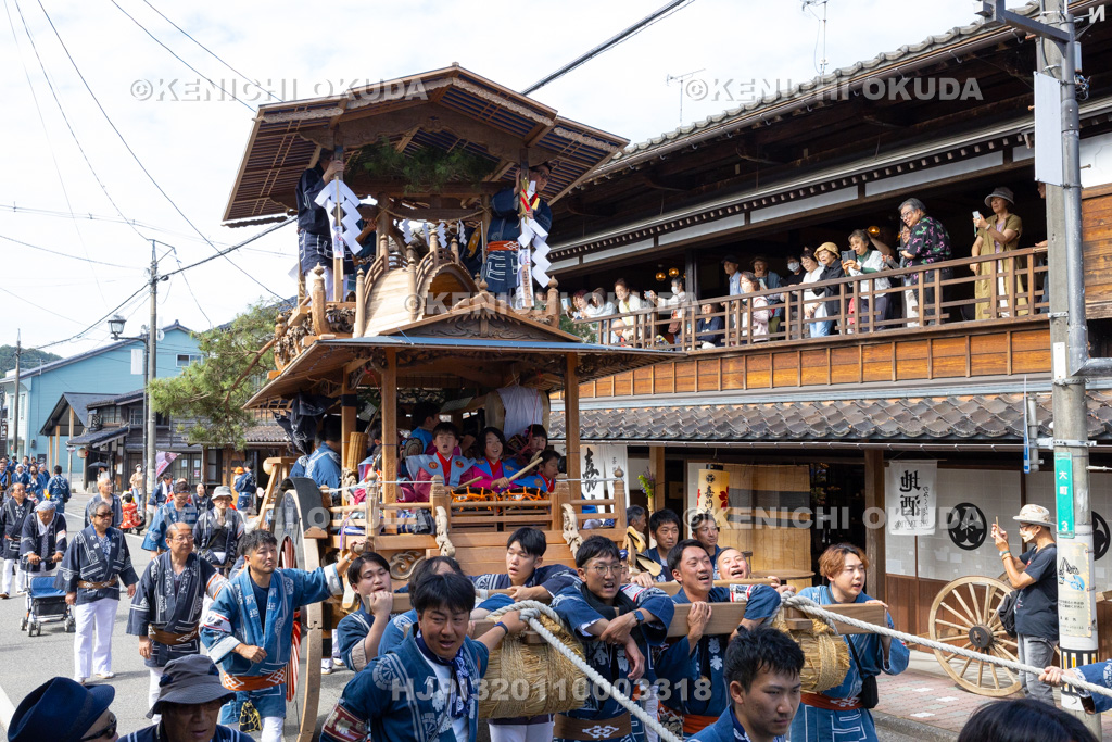 新潟県　村上大祭　本祭り　おしゃぎり巡行（一番・久保多町）