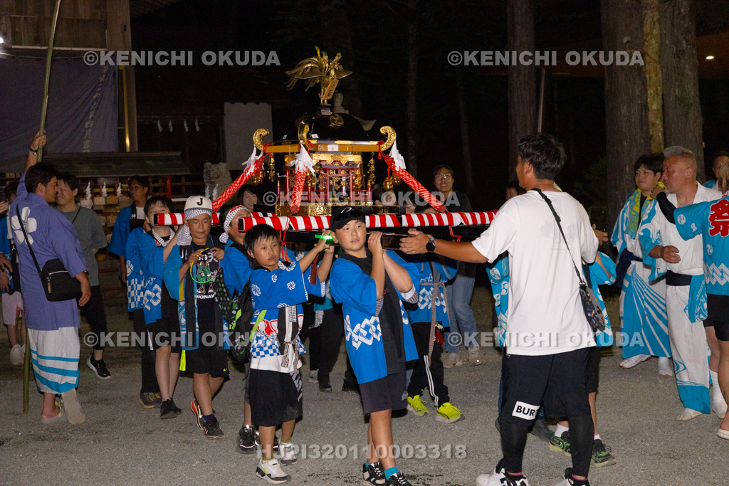 山梨県 平野天満宮 天王祭 子供神輿(境内)
