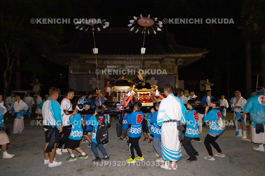 山梨県　平野天満宮　天王祭　子供神輿（境内）