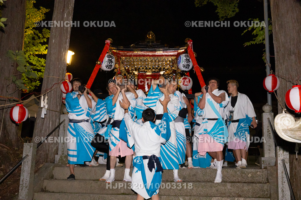 山梨県　平野天満宮　天王祭　神輿渡御　発輿