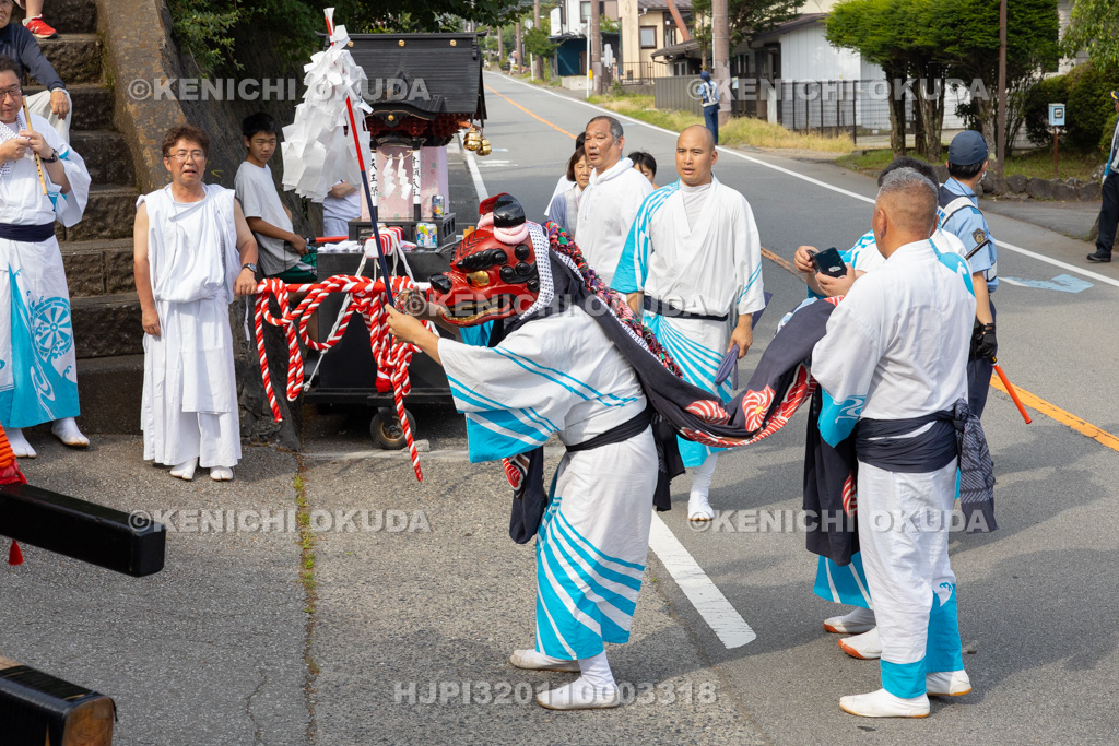 山梨県　平野天満宮　天王祭　天岩戸神楽奉納（石割神社前）