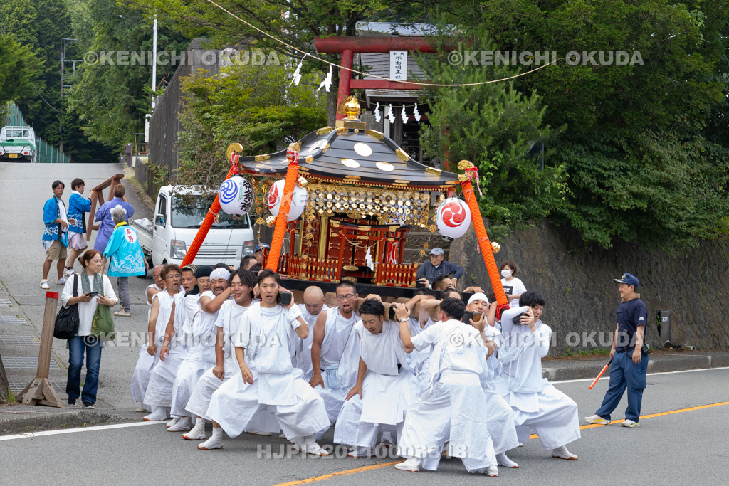 山梨県　平野天満宮　天王祭　神輿渡御　発輿（石割神社前）