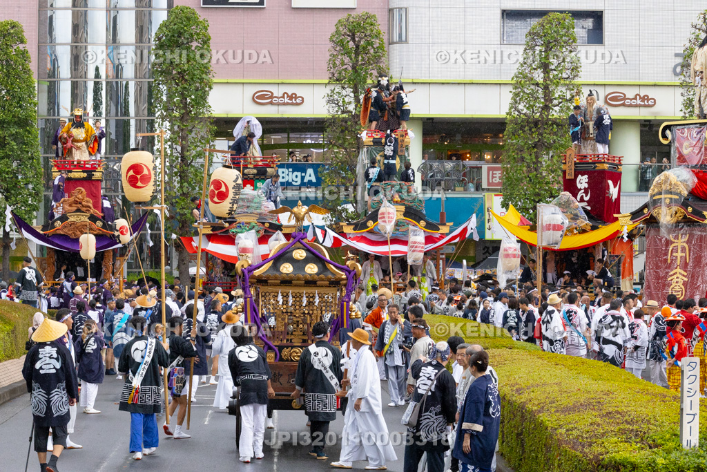 埼玉県 久喜提燈祭り「天王様」 神輿と人形山車
