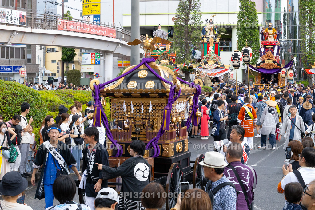 埼玉県 久喜提燈祭り「天王様」 神輿と人形山車