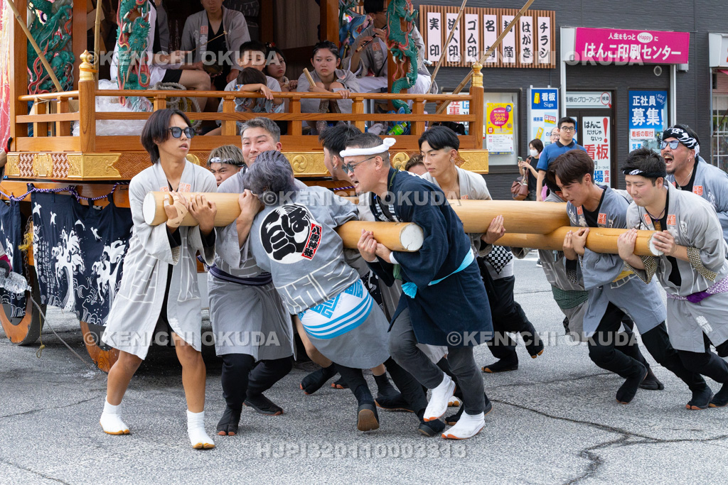 埼玉県 久喜提燈祭り「天王様」 人形山車の方向転換(本三)