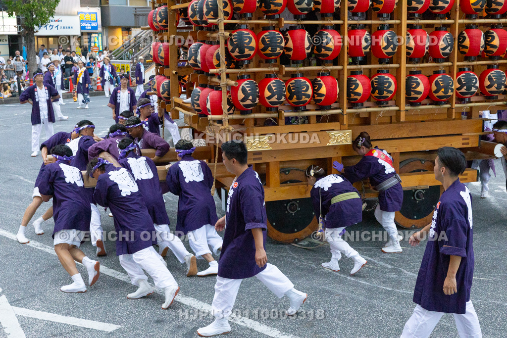 埼玉県　久喜提燈祭り「天王様」　提燈山車の方向転換（東一）