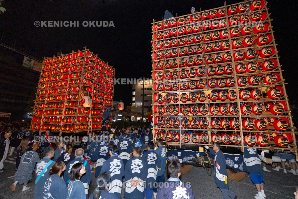 埼玉県　久喜提燈祭り「天王様」　提燈山車　ぶつけ合い