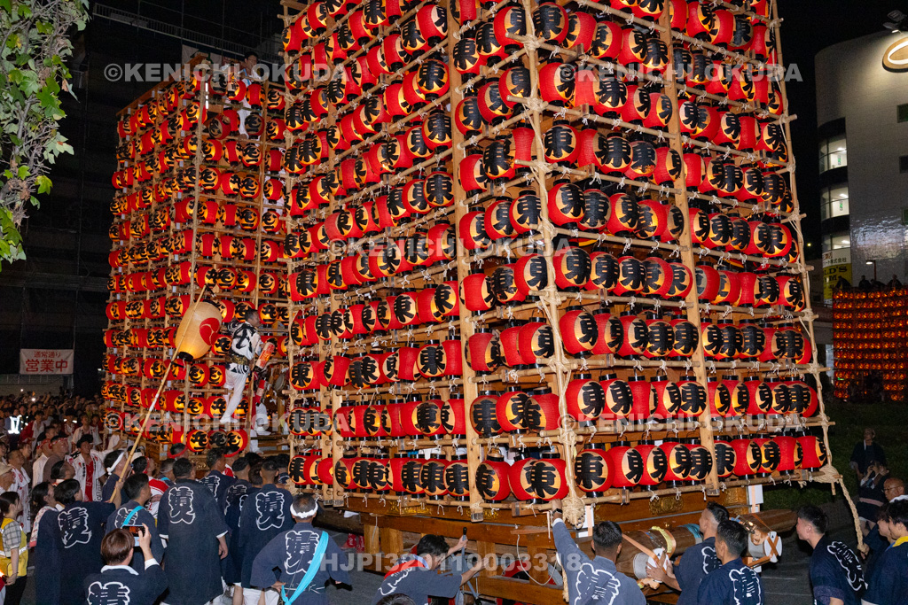 埼玉県 久喜提燈祭り「天王様」 提燈山車 ぶつけ合い