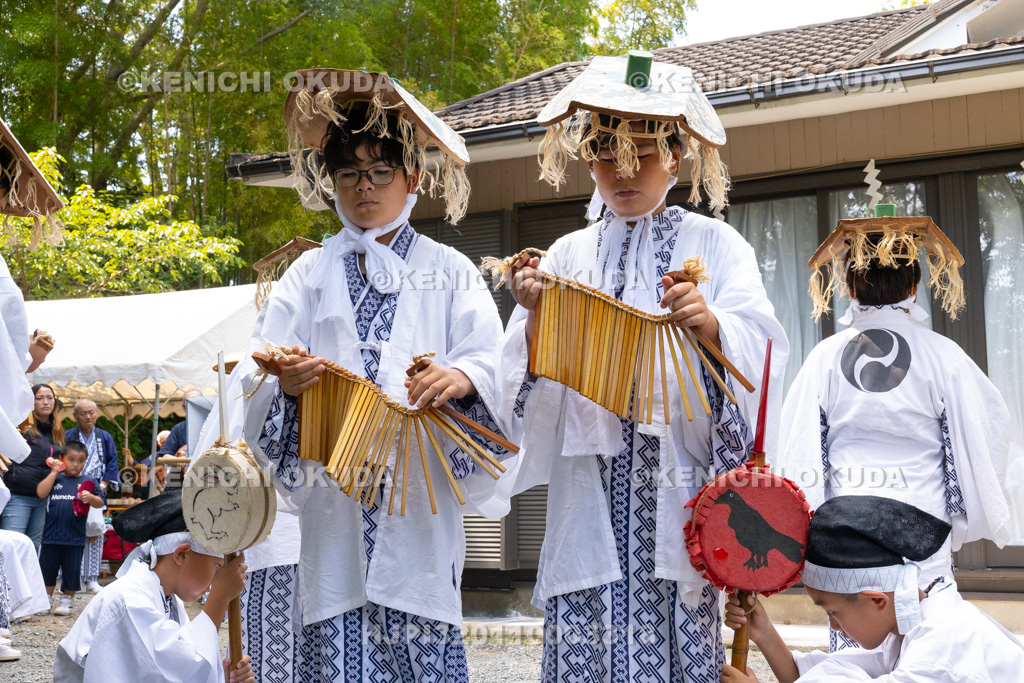 福島県 御宝殿の稚児田楽・風流 田楽演奏(宮司宅)