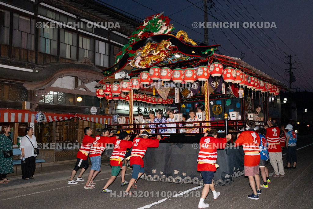 福島県　会津田島祇園祭　宵祭　屋台運行（上屋台）