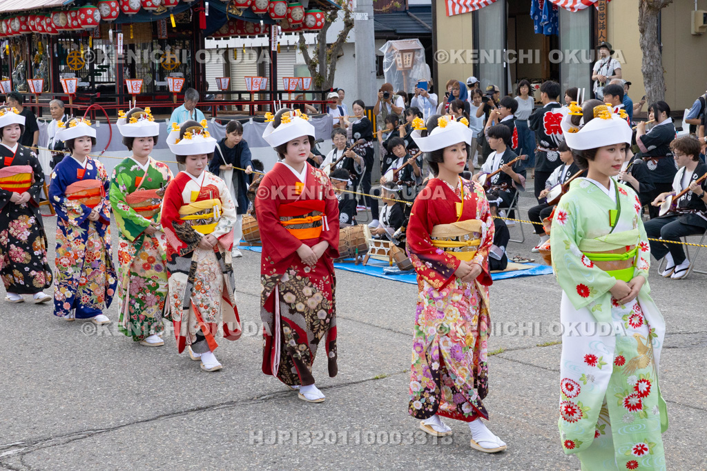福島県　会津田島祇園祭　渡御祭　七行器行列