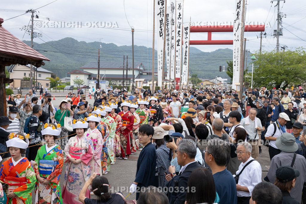 福島県　会津田島祇園祭　渡御祭　七行器行列